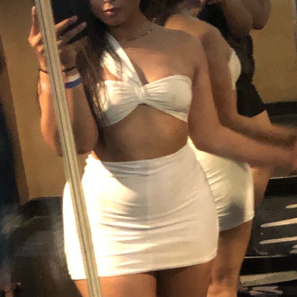 White 2 piece skirt - Picture 4 of 4